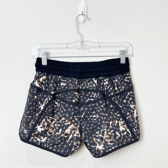 Lululemon Tracker Short Star Crushed Black Running Outdoor Gym Workout - Picture 4 of 7